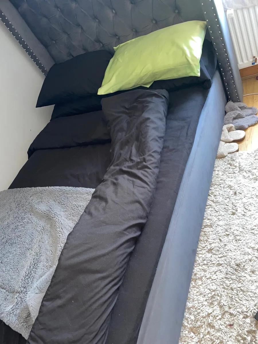 bed - Image 3