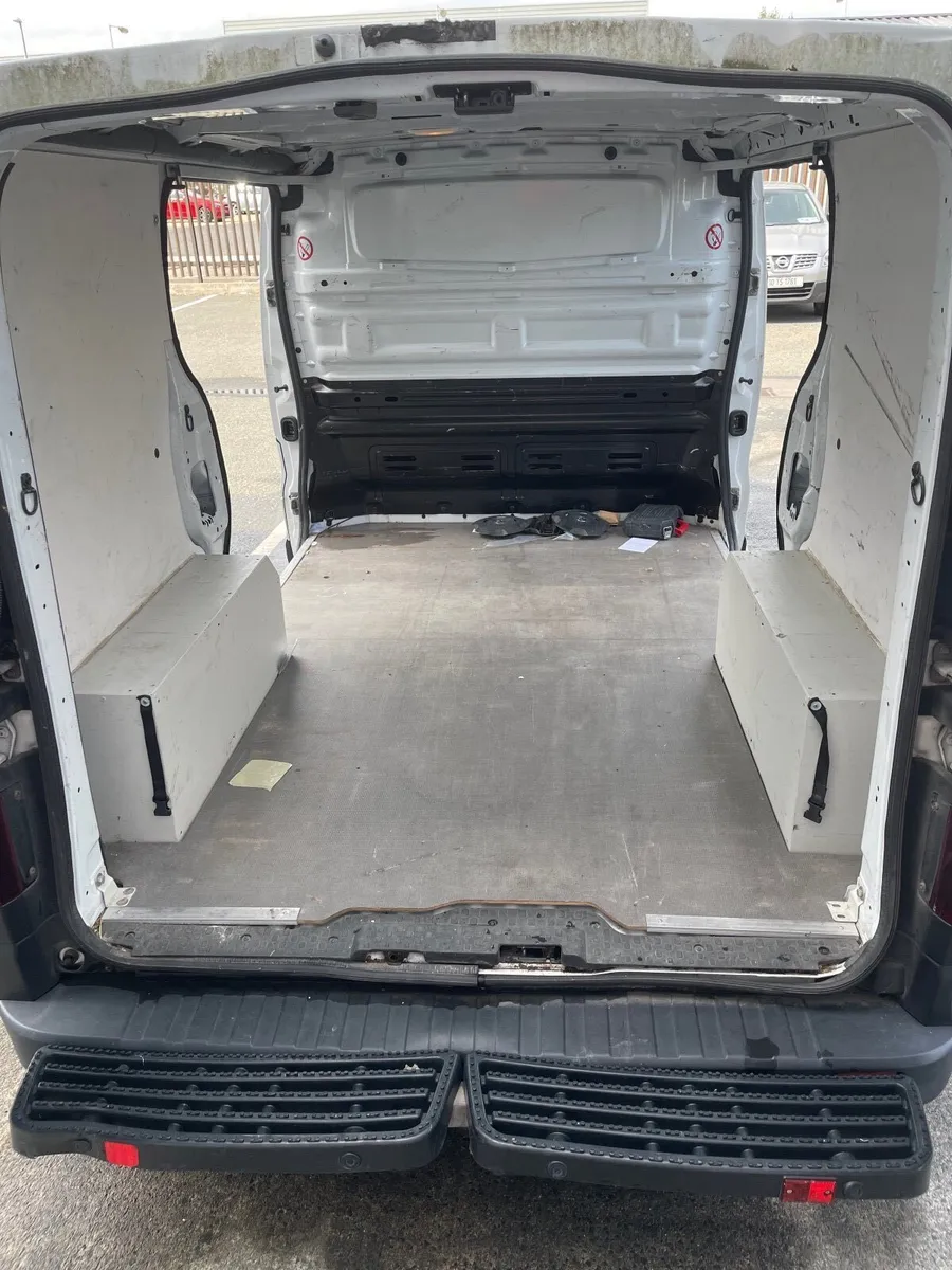 Opel Vivaro 2016 - Image 2