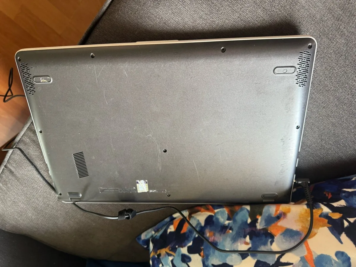 ASUs i7 8gen laptop - Image 4