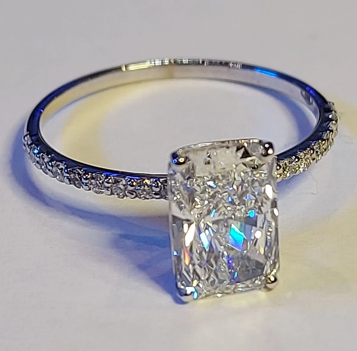 14k Gold ring with 2.09 ct Lab-Grown Diamonds IGI - Image 1