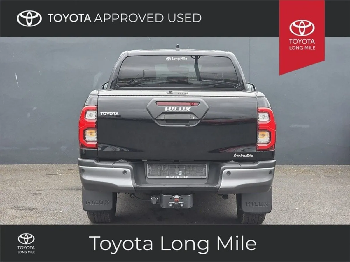Toyota Hilux 2.8 Invincible Auto Fully Loaded (DIS - Image 4