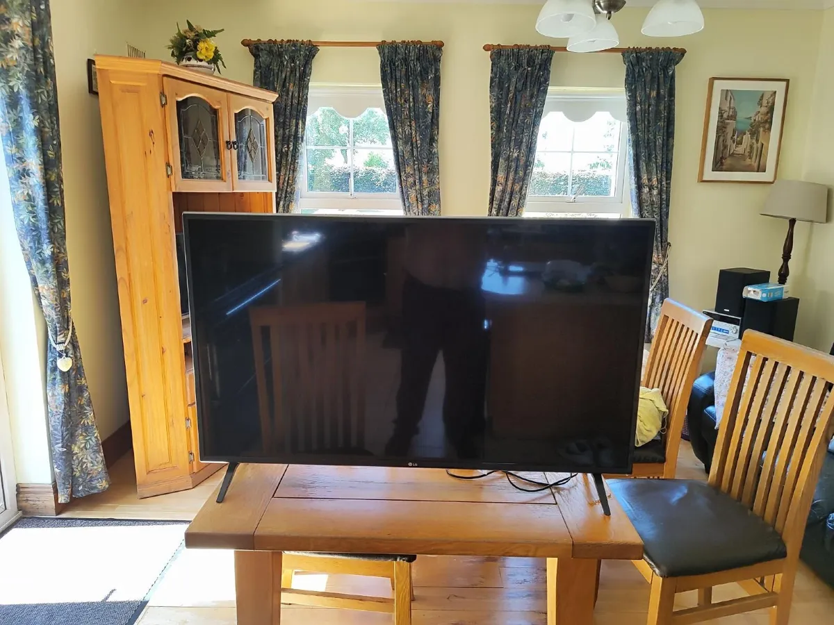 43" Lg Ultra Hd 4k Tv - Image 1