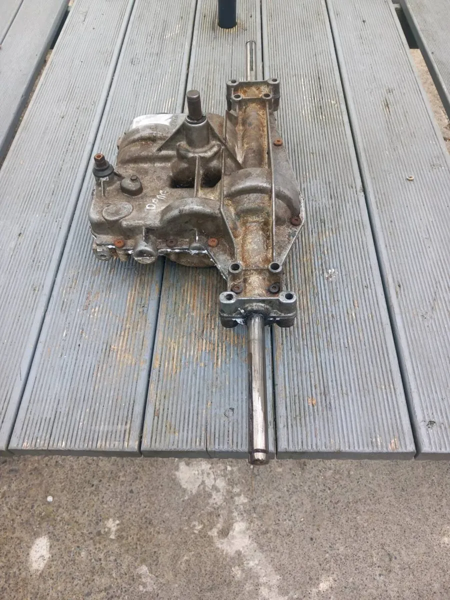 Spicer Dana manual gearbox for sale - Image 2