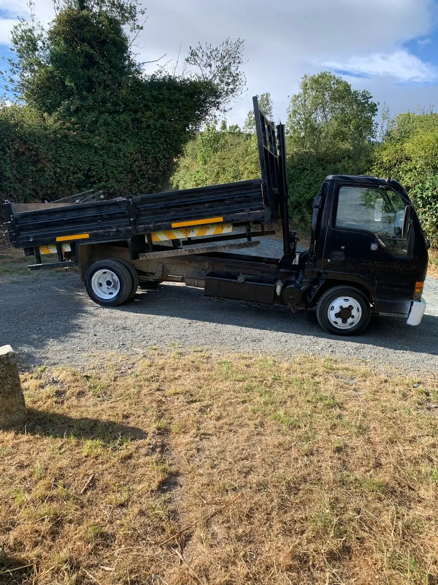 Isuzu npr tipper 3.5 tonne - Image 2