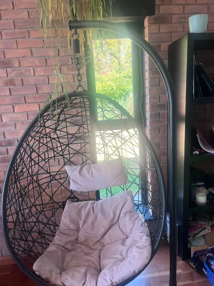 Swinging Egg Chair - Image 3