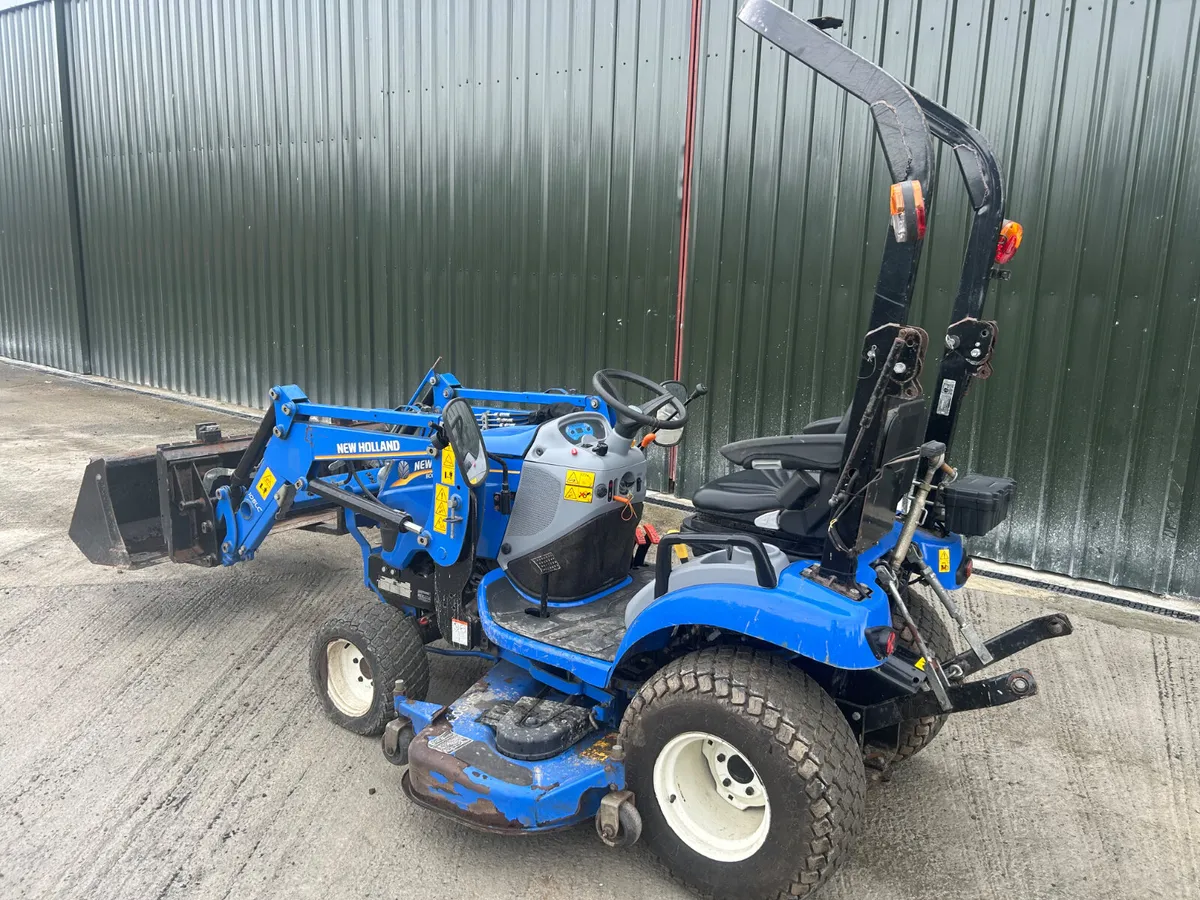 New Holland Boomer 25 with Loader and Mid Deck - Image 3