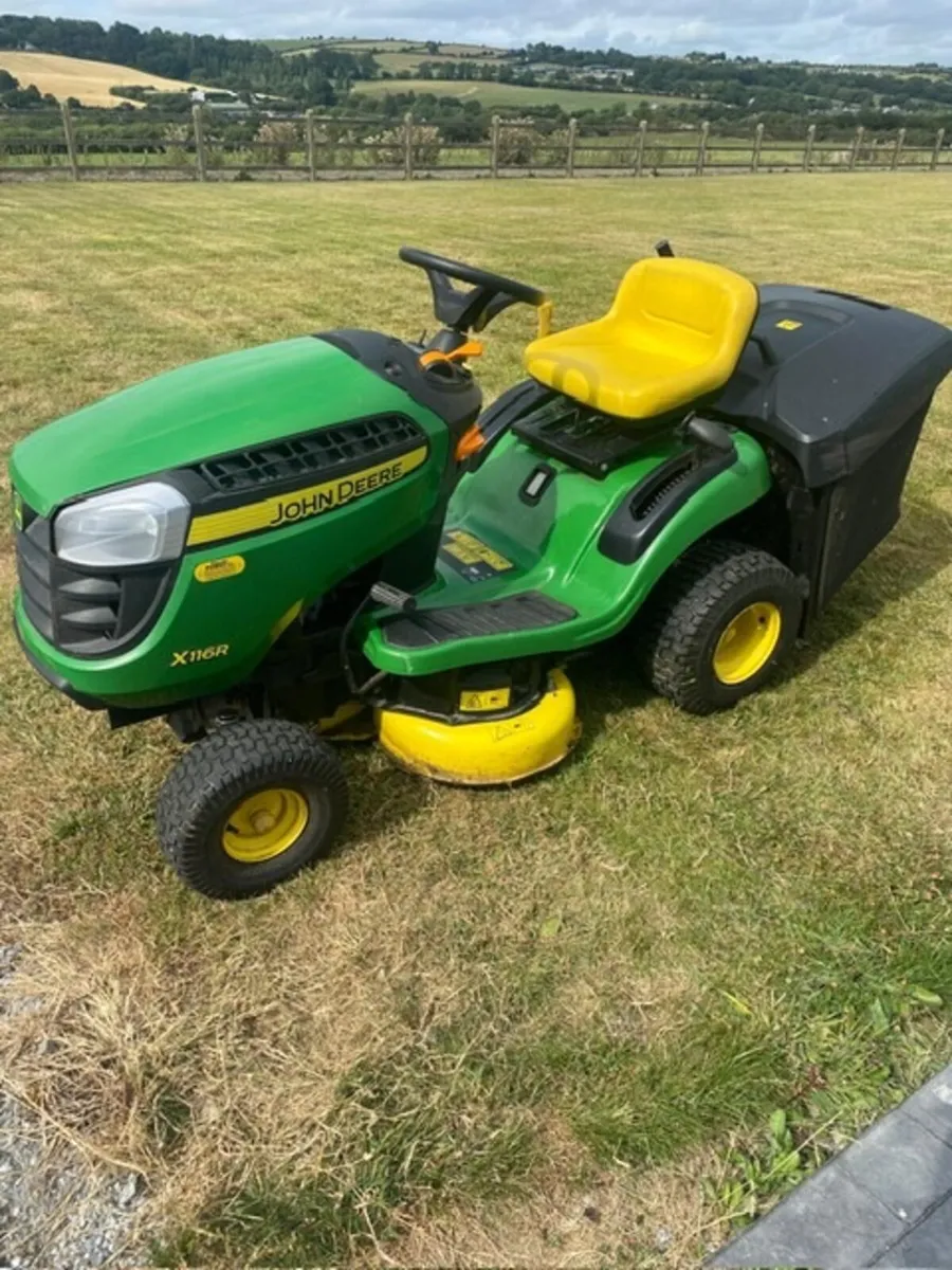 John Deere petrol ride on lawnmower X116R - Image 3