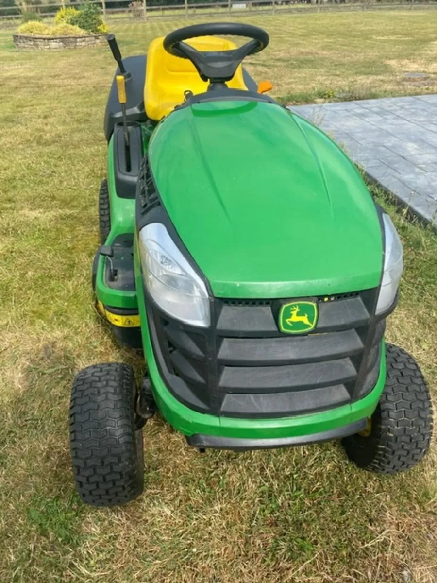 John Deere petrol ride on lawnmower X116R - Image 4