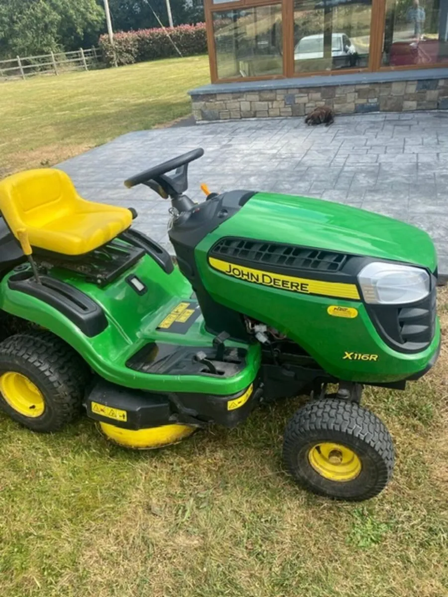 John Deere petrol ride on lawnmower X116R - Image 1