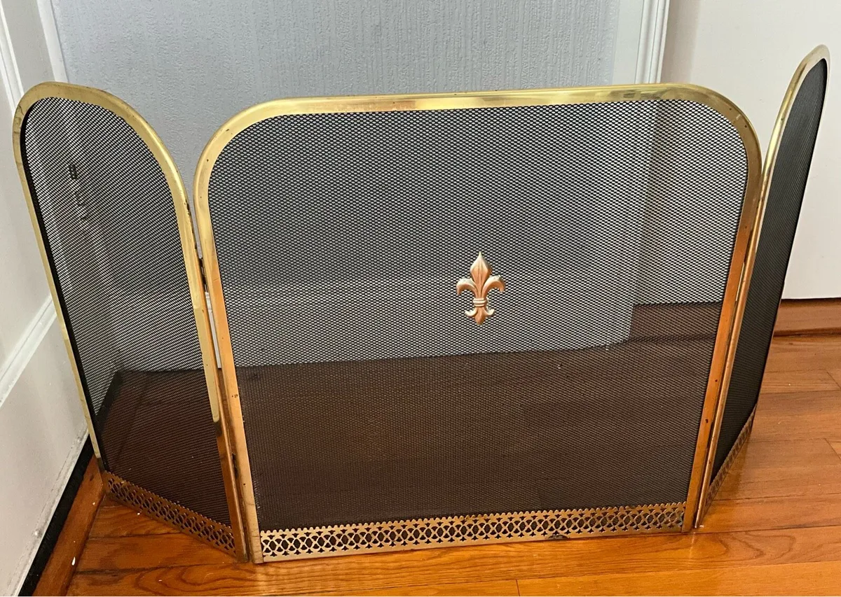 Vintage Gold Brass Fire Screen with Metal Mesh - Image 4
