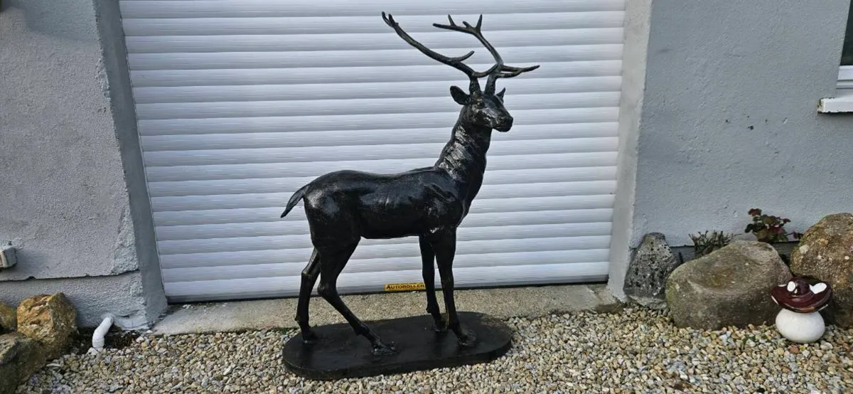 HEAVY CAST IRON DEERS - Image 1