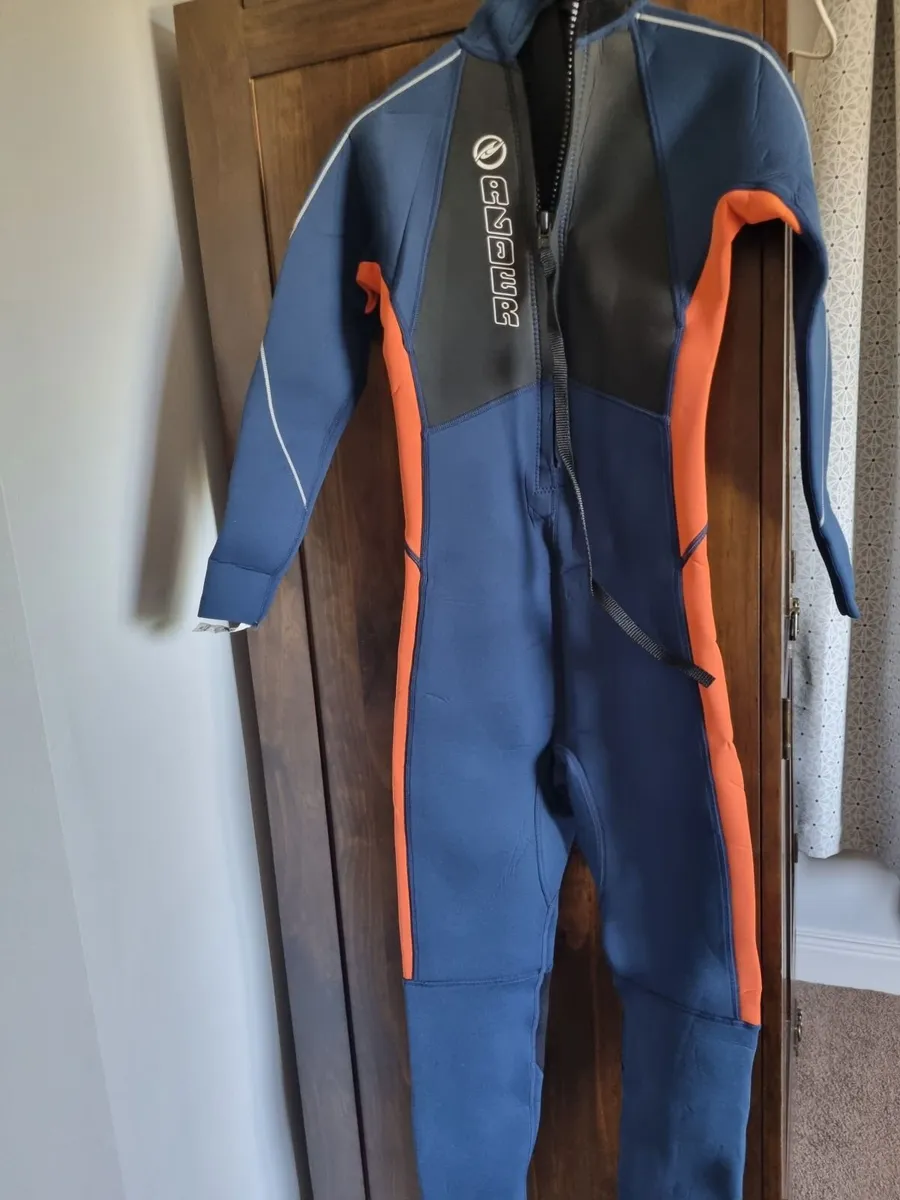 Alder Wet suits - Image 4