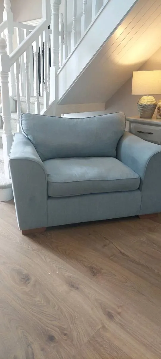 Wide armchair/loveseat - Image 1