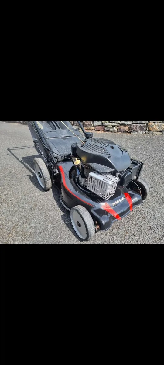 Lawnmower, with 19inch cut deck. - Image 4