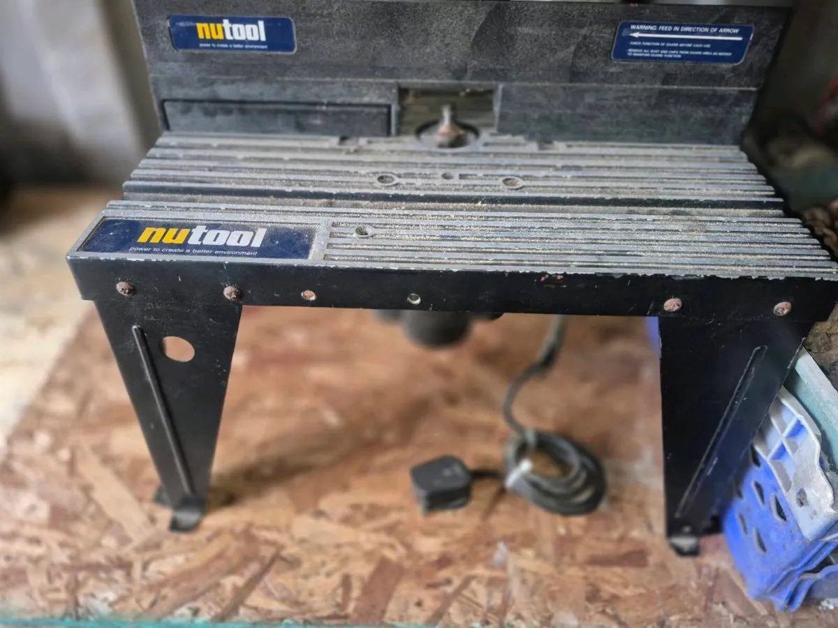 Bench top cast iron router - Image 1