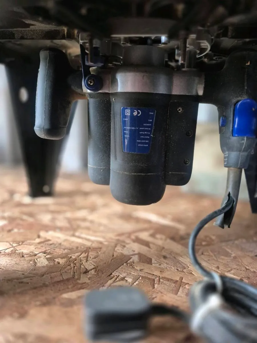 Bench top cast iron router - Image 3