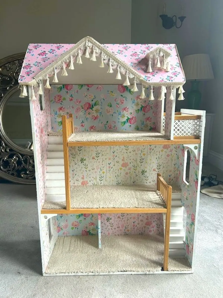 Giant Luxury Wooden Doll's House - Image 1