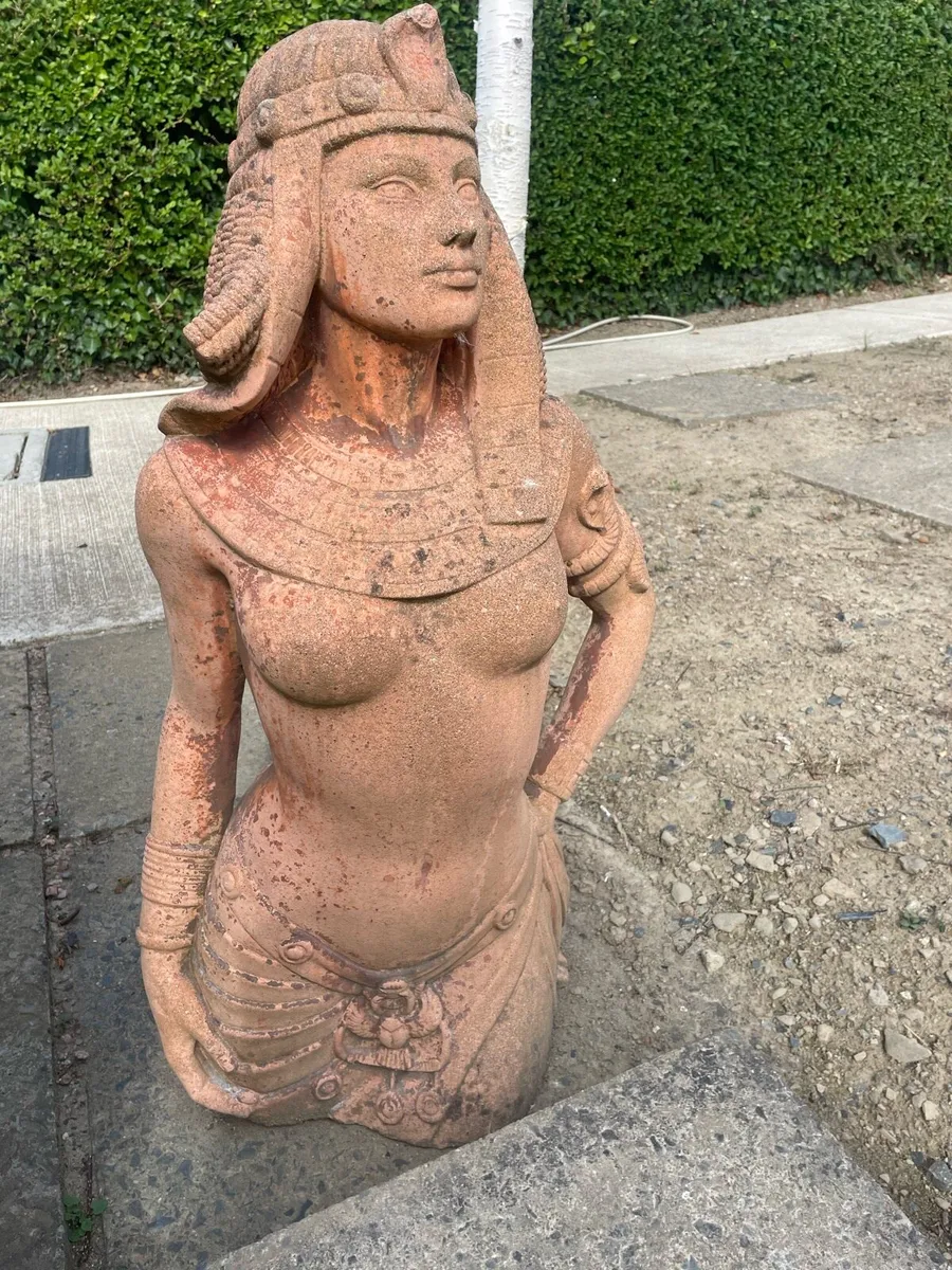 Garden statue - Image 1