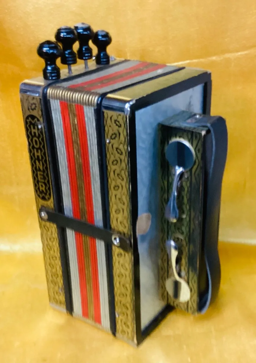 Hohner HA114D Fully Restored 4 Stop Melodeon key D - Image 2