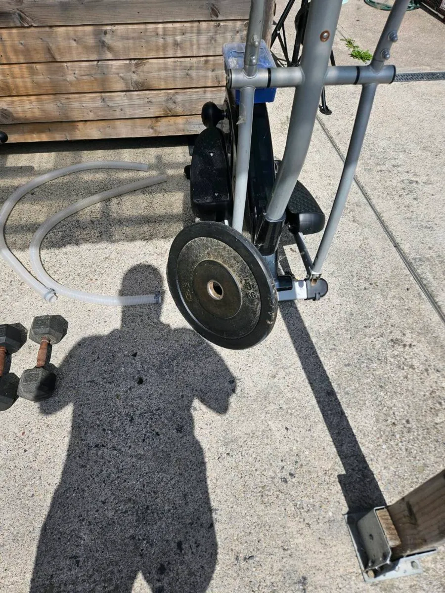 Squat rack + barbell + bumper plates + pull down + - Image 3