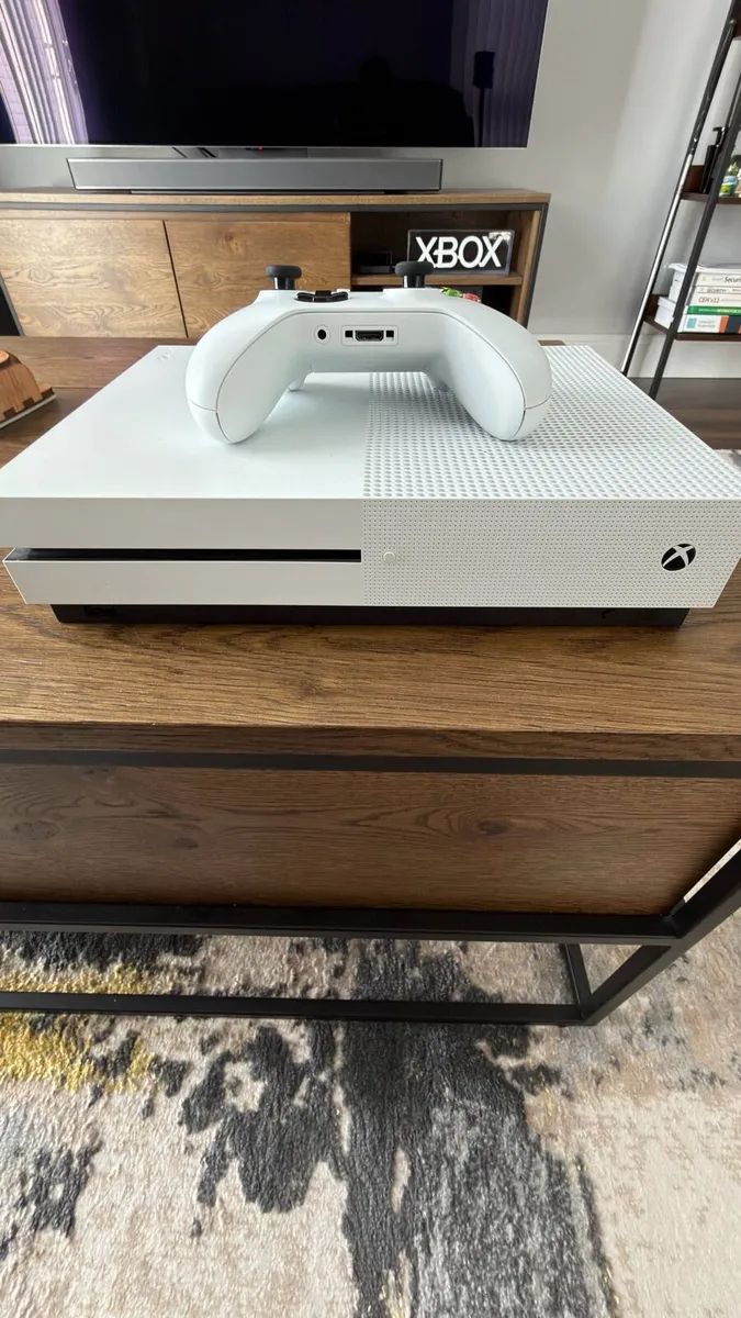 Xbox One S (1TB)