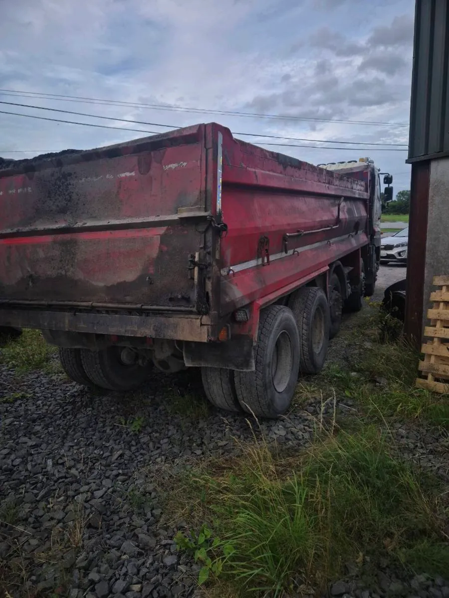 Hino tipper - Image 3