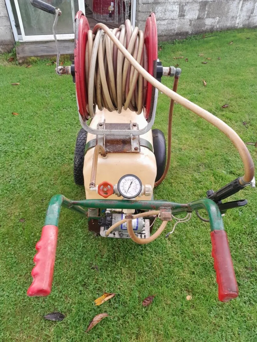 Garden sprayer - Image 1