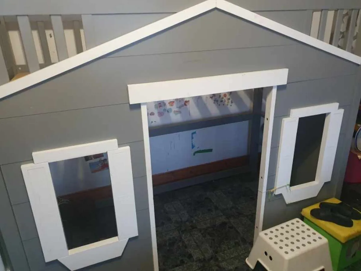 Playhouse - Image 3