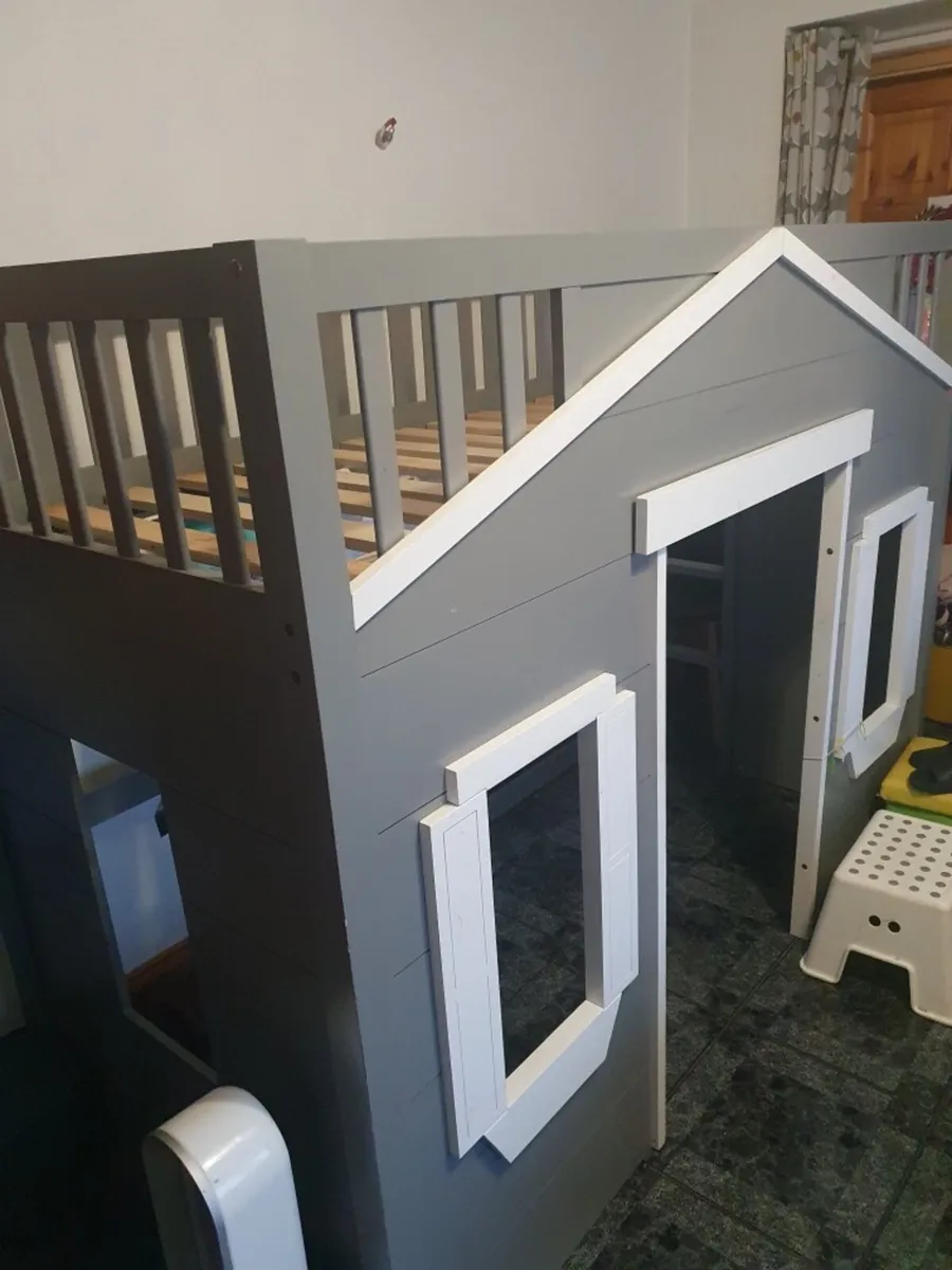 Playhouse - Image 4