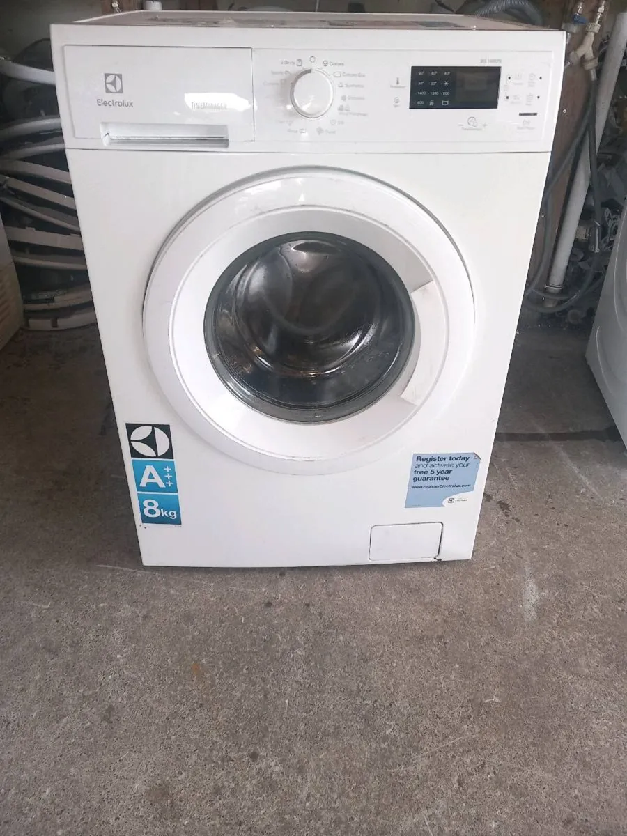 Electrolux 8kg washing machine 1400 spin - Image 1