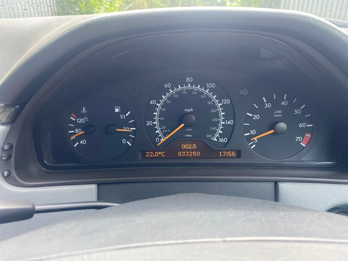 Mercedes E280 Avantgarde - Image 2