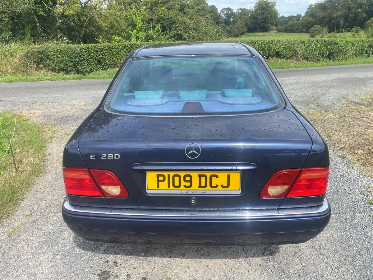 Mercedes E280 Avantgarde - Image 4