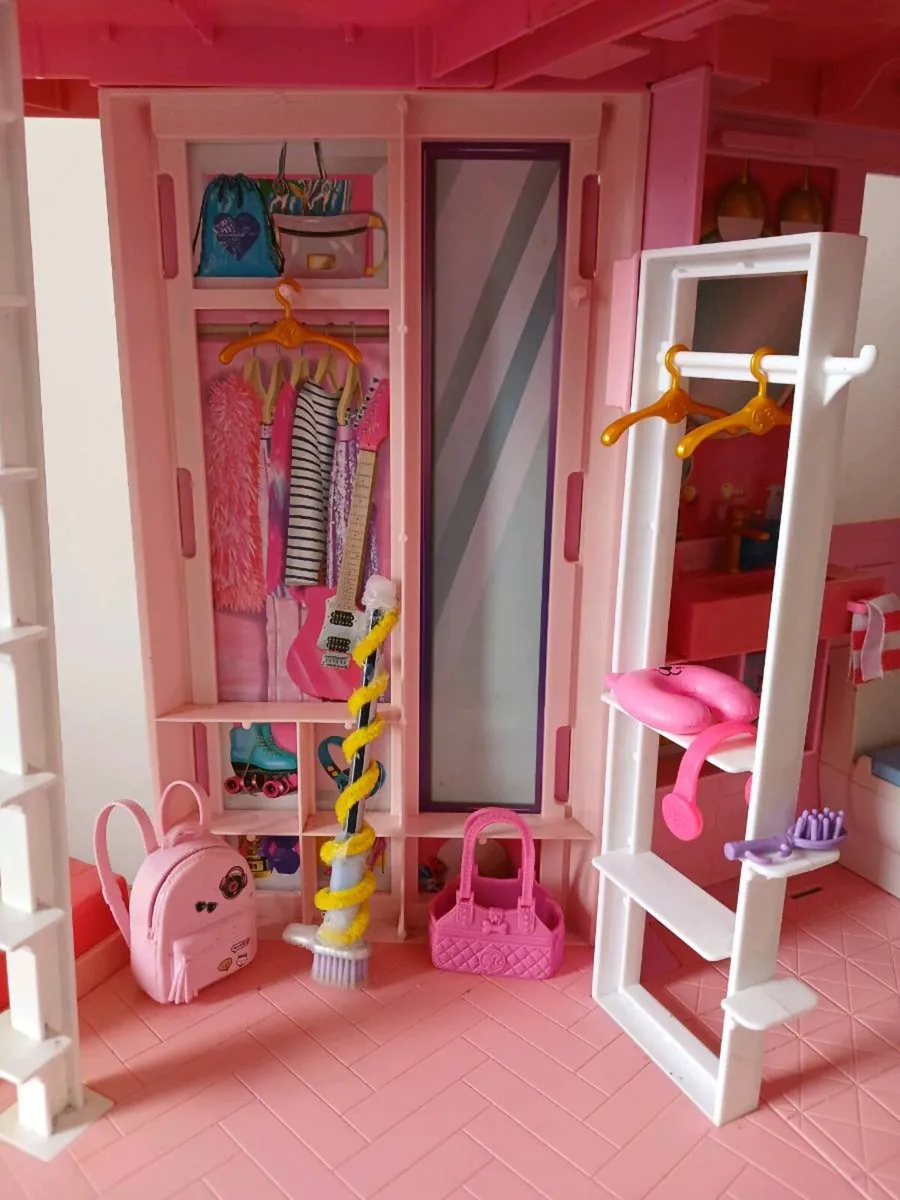 Barbie dreamhouse - Image 2