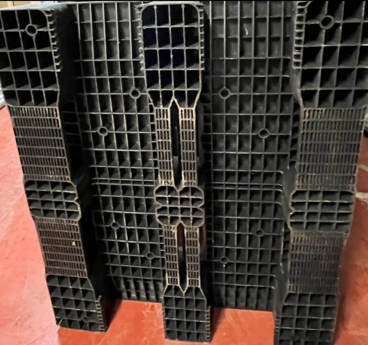 Standard plastic pallets for sale (1200 by 1000) - Image 3