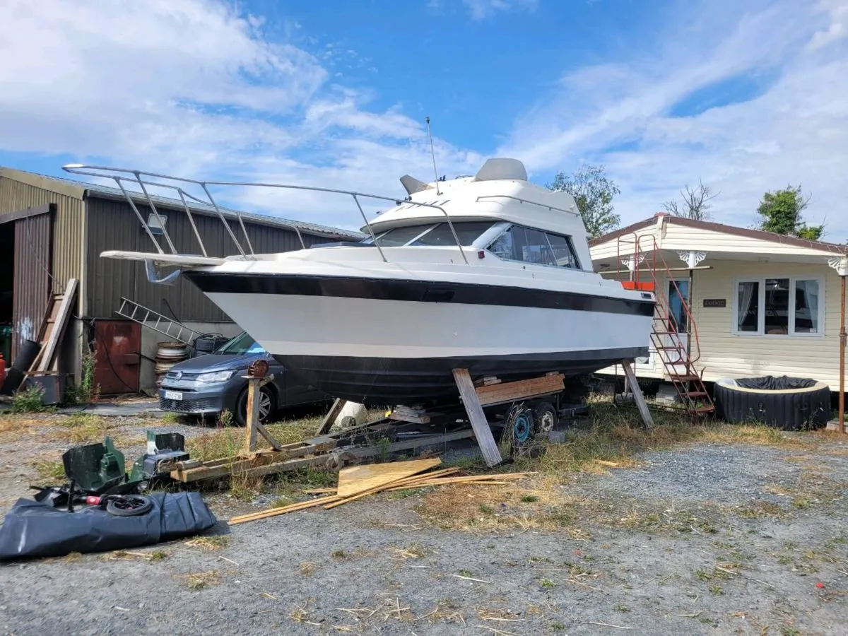 Bayliner 2556 - Image 2