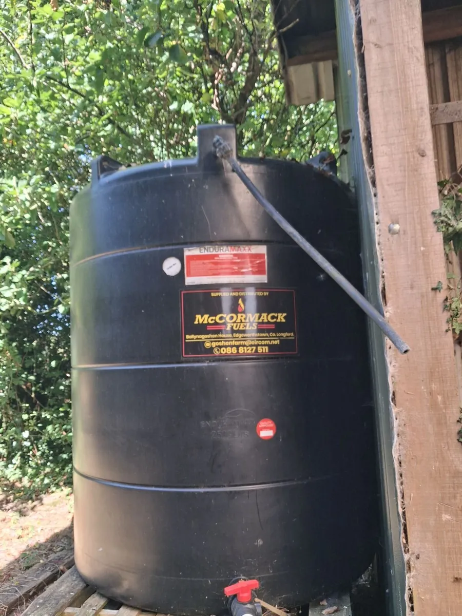 Water tank - Image 1