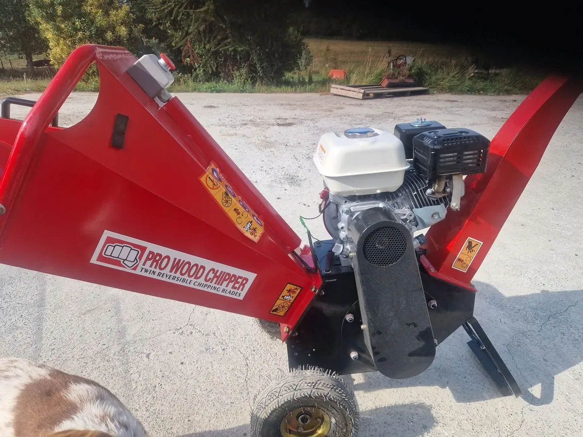Unused Honda wood chipper - Image 4