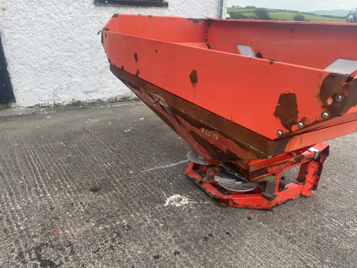 Rauch fertiliser spreader - Image 3