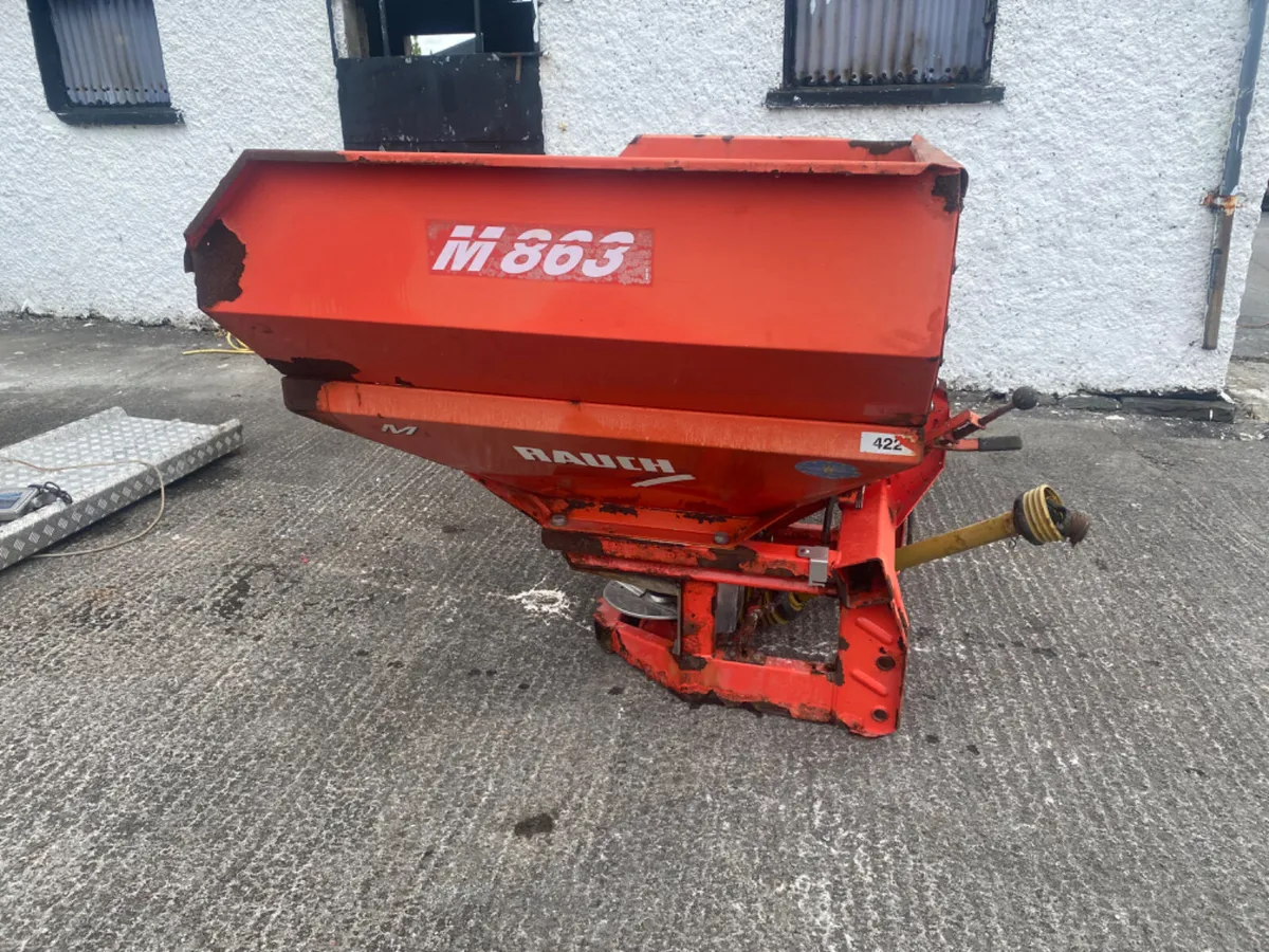 Rauch fertiliser spreader - Image 2