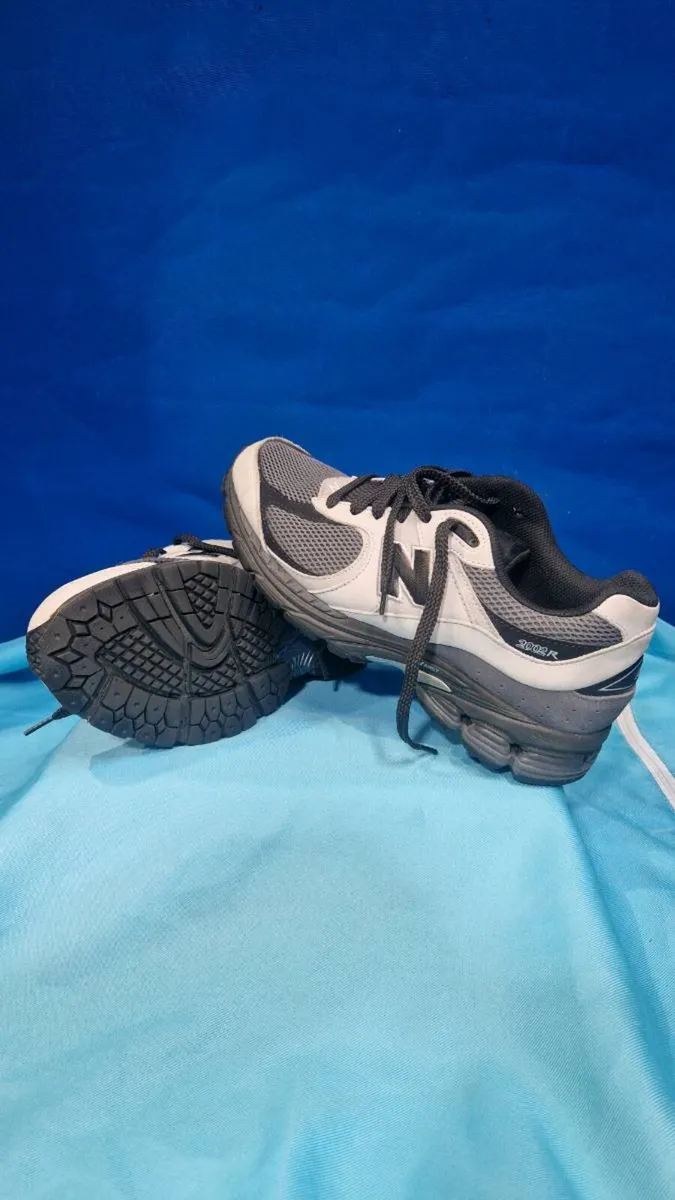 New Balance 2002R — Men's size 9 - Image 1