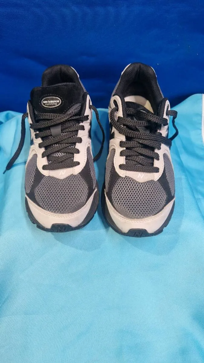 New Balance 2002R — Men's size 9 - Image 2