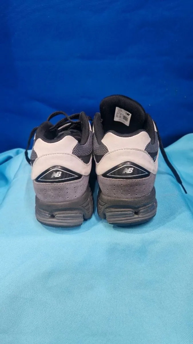 New Balance 2002R — Men's size 9 - Image 3