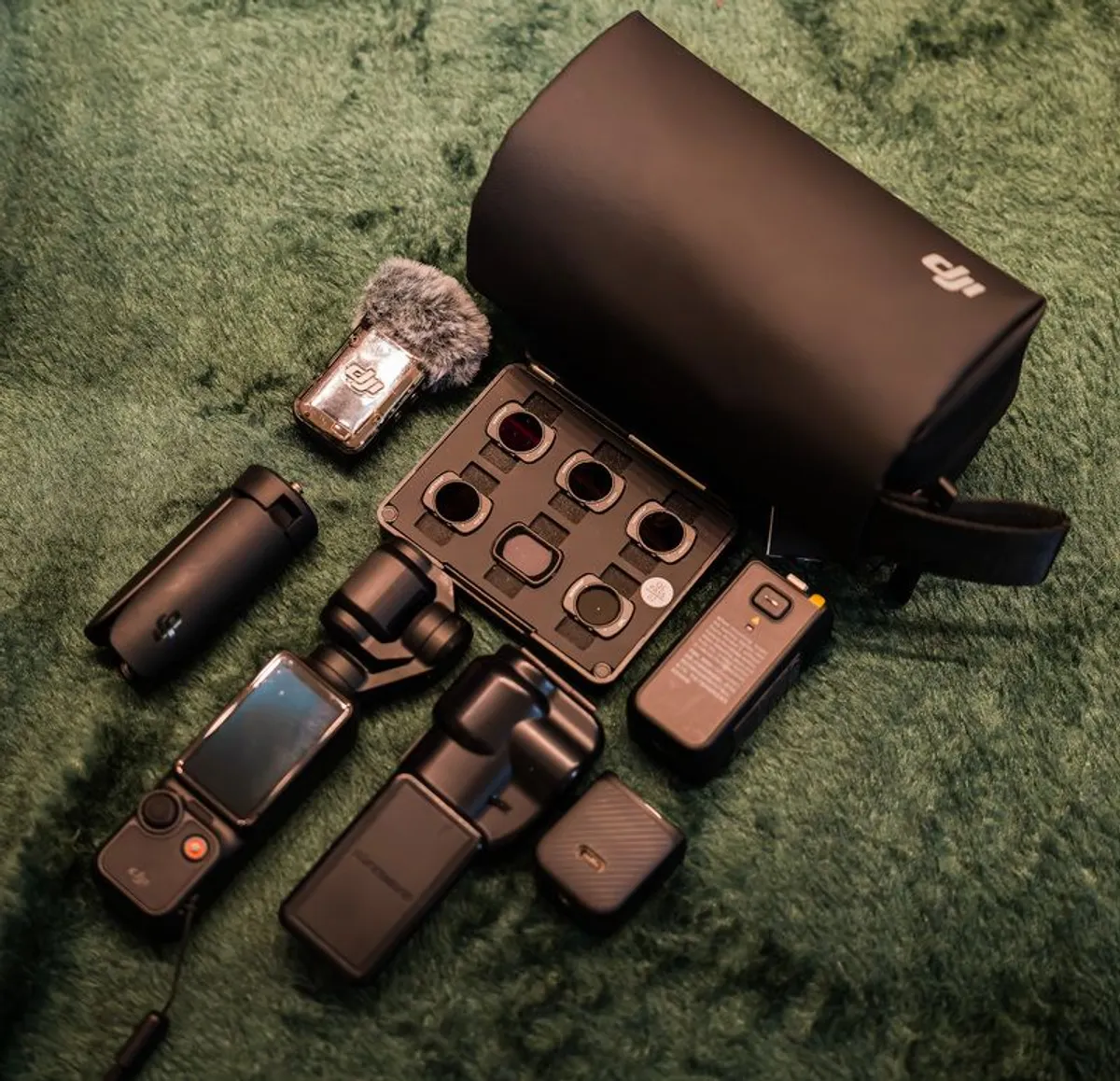 DJI Pocket 3 Creator Combo - Image 1