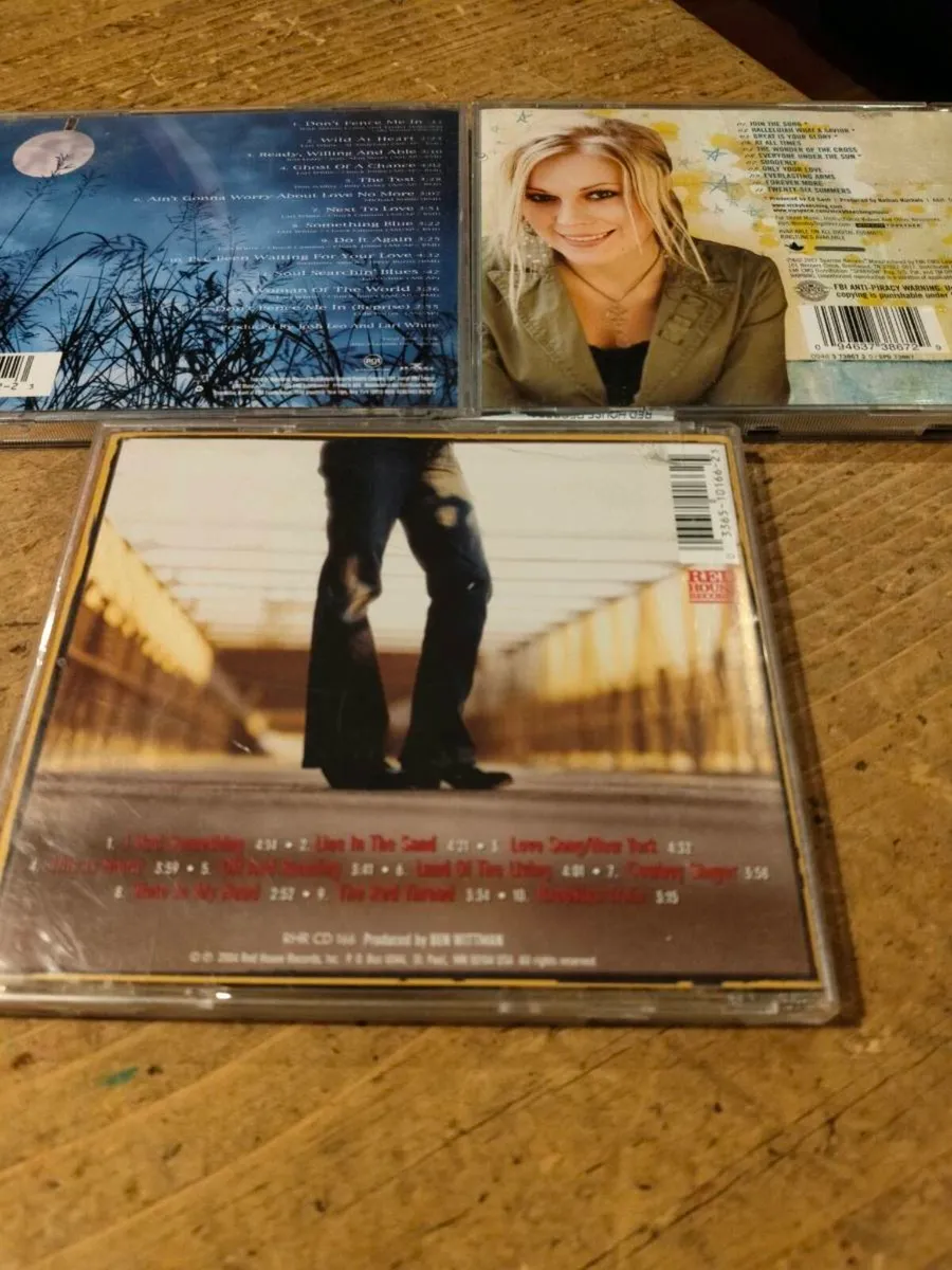 3 music CDs. American artists. Great condition. 
V - Image 3