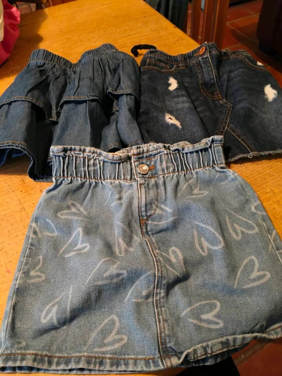 3 girls Denim Skirts
1 next 8 years
1 Denim & co 8 - Image 1
