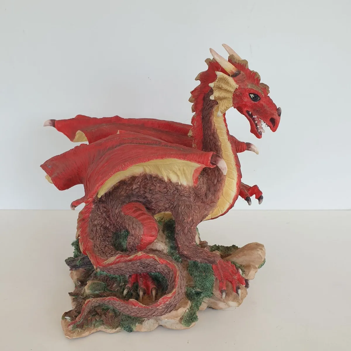 Red dragon figure on rock ceramic 19 cm high - Image 2