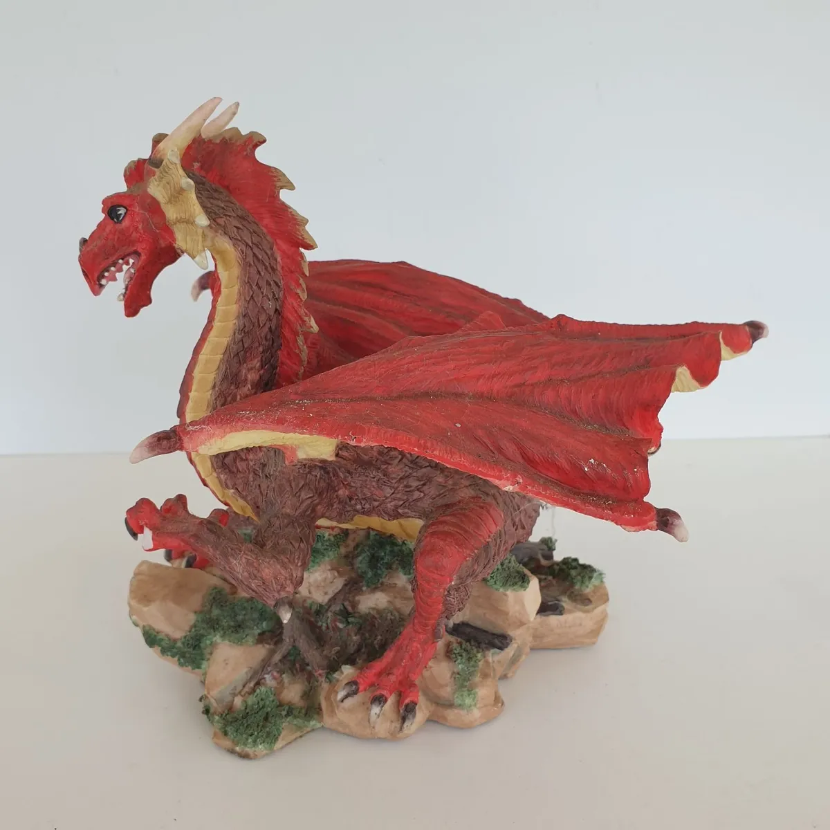 Red dragon figure on rock ceramic 19 cm high - Image 4