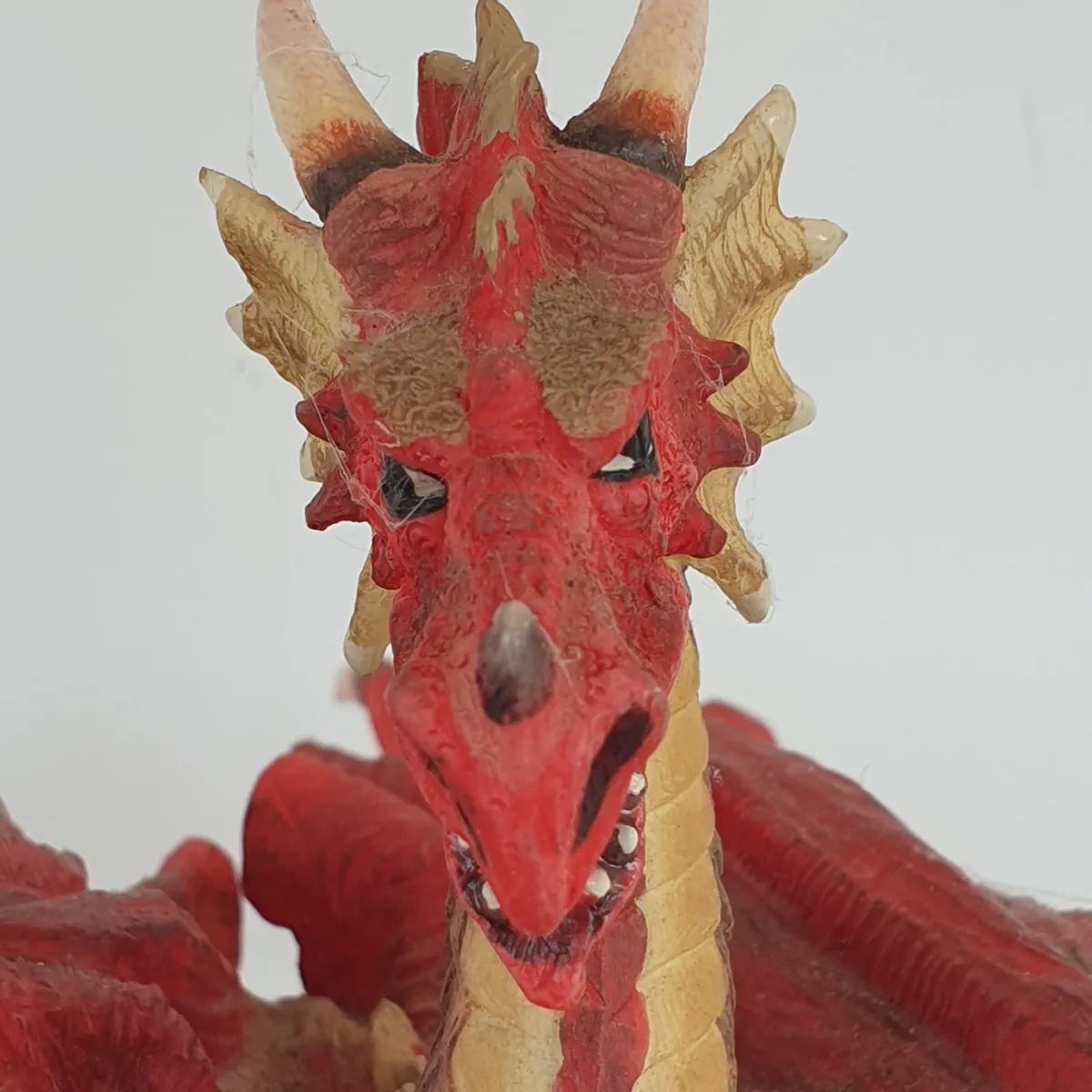 Red dragon figure on rock ceramic 19 cm high - Image 3