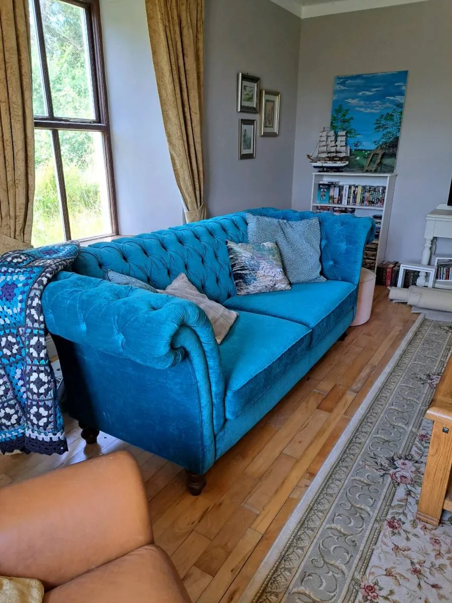 Chesterfield sofa - Image 1