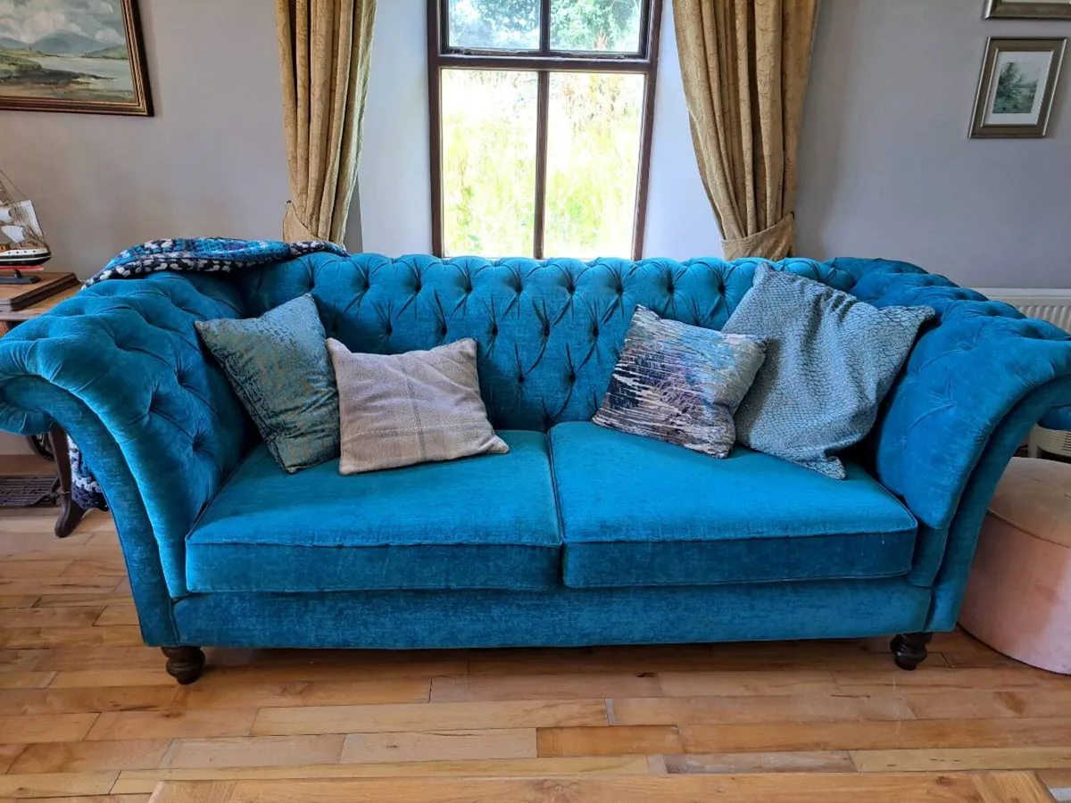 Chesterfield sofa - Image 2